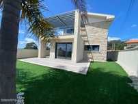 EXCLUSIVO - Moradia de luxo semi-nova