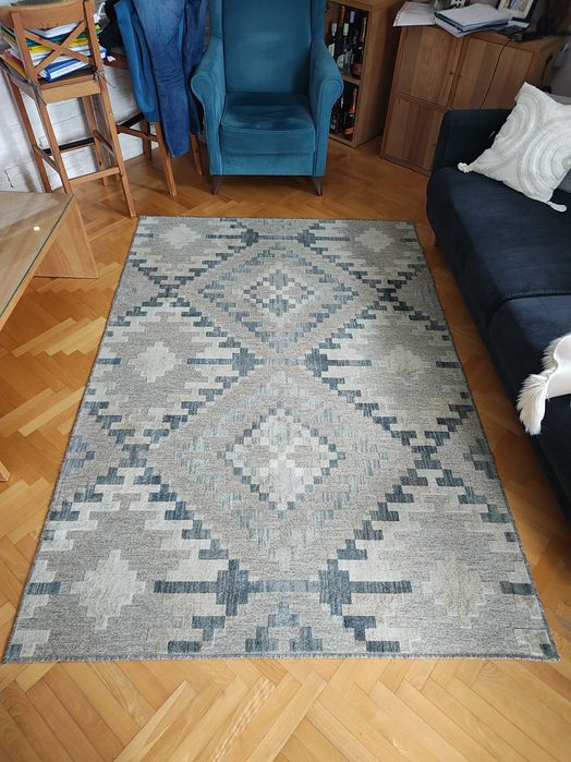 Dywan stan bardzo dobry