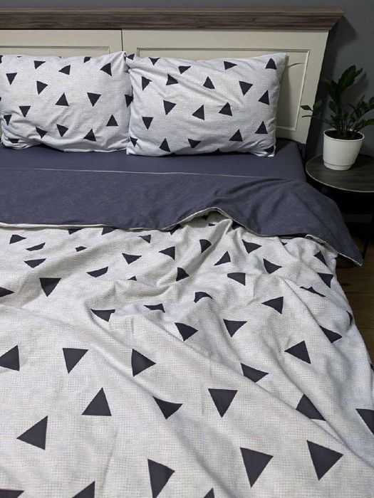 Постільна полуторна сірі трикутники