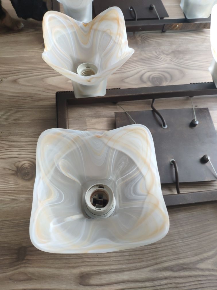 Lampa sufitowa w stylu rustykalnym