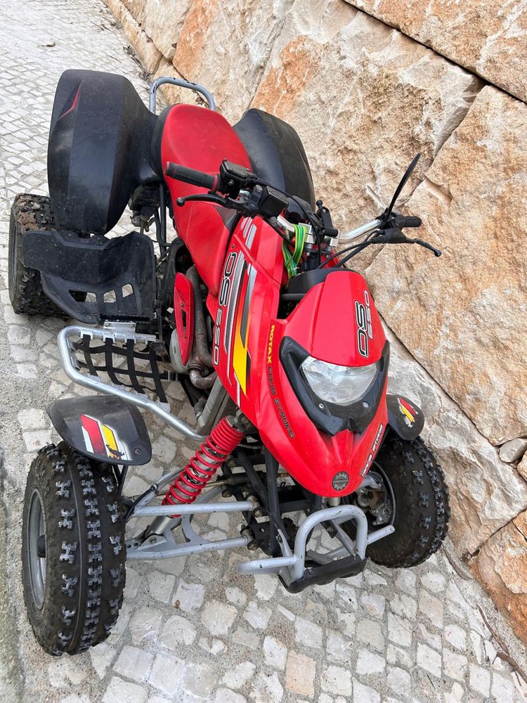 Moto 4 em bom estado Bombardie