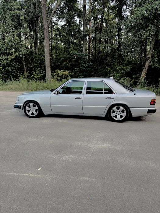 Mercedes W124 300E