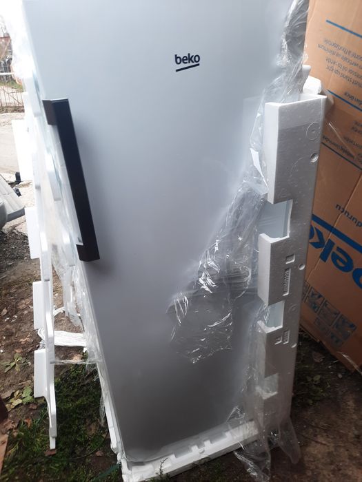 Продам морозильна камеру BEKO