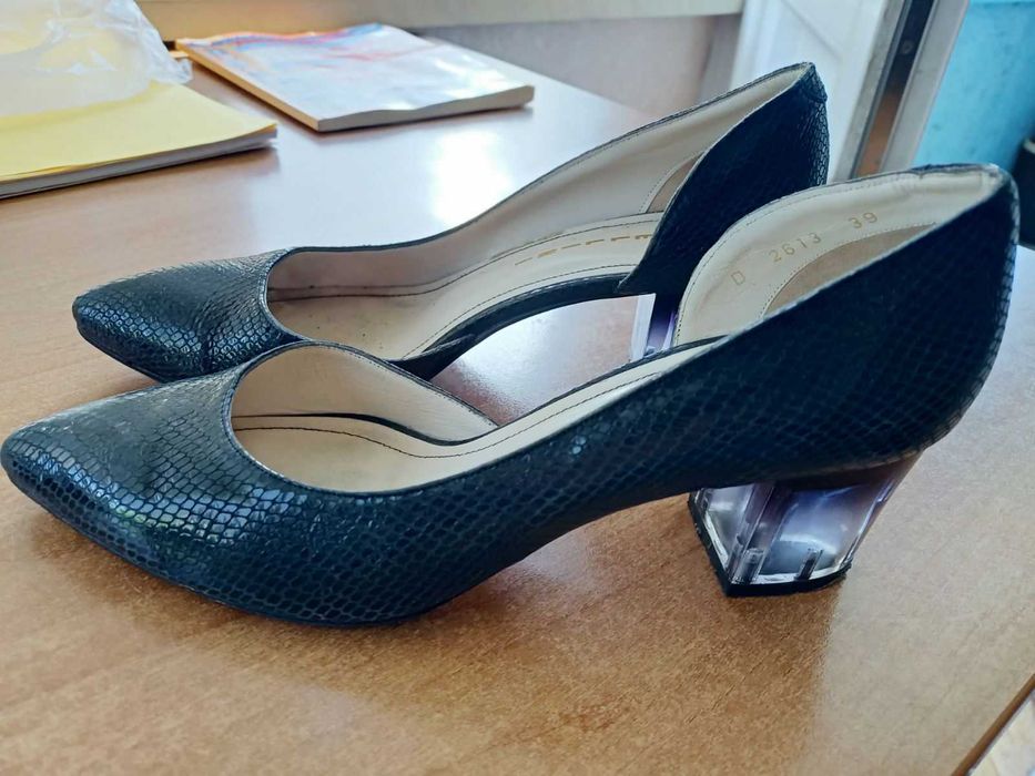Туфли женские Vero Cuoio, Италия, черные, р. 39, натуральная кожа