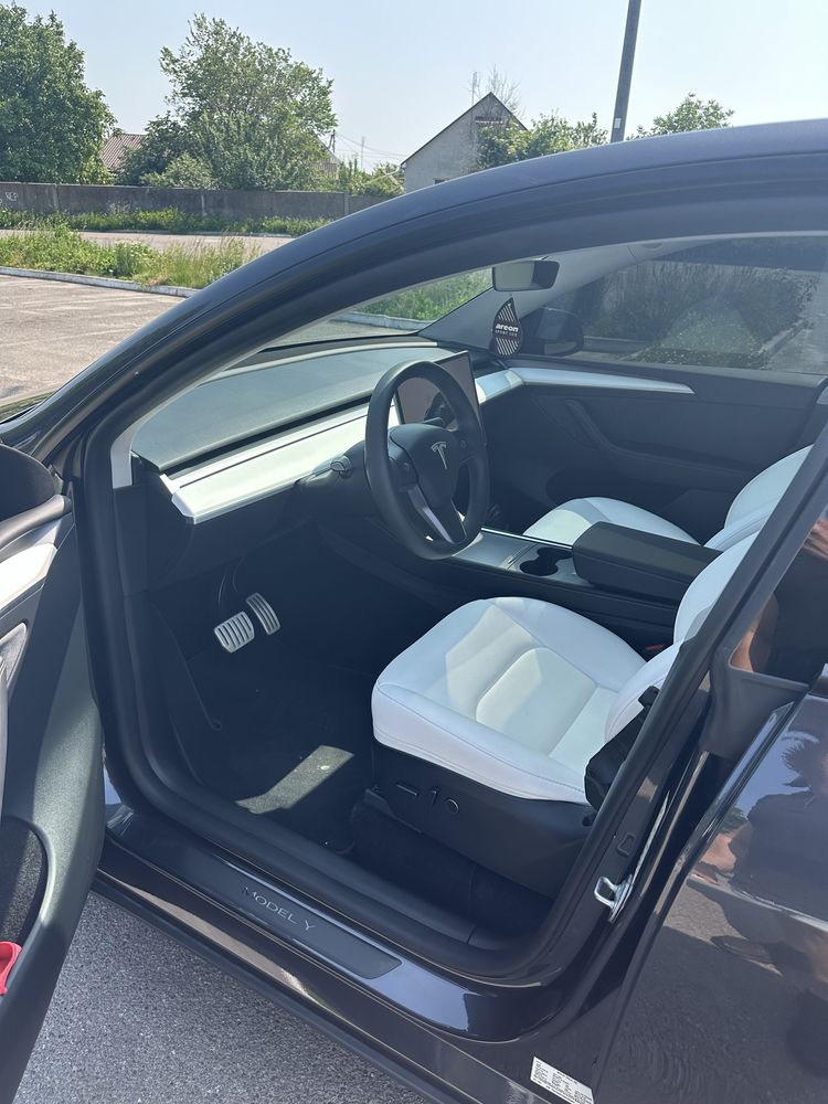 Tesla Model Y 2024 Perfomance