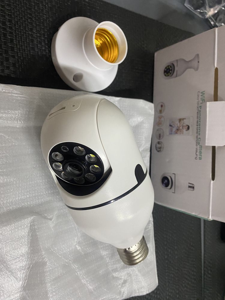 Уличная Wi-Fi IP-камера 2,4G E27  поворотная датчик движения