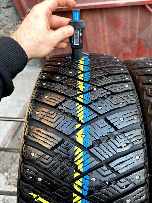 Шины БУ 225 55 R 17 Goodyear UltraGrip Ice Arctic Резина зима ШИП