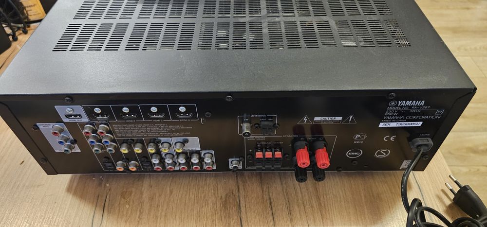 Amplituner Yamaha RX-V367