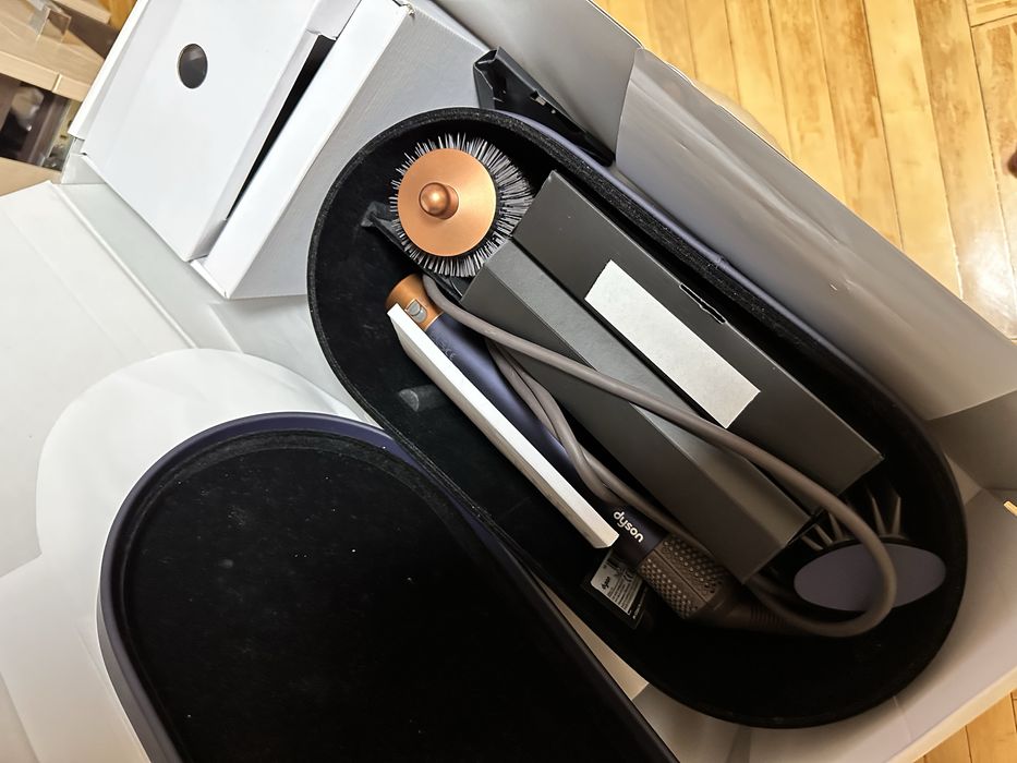 Продам Стайлер для довгого волосся Dyson