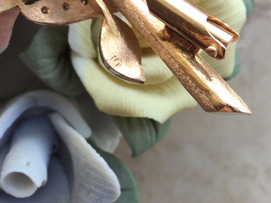 Брошь, золото, бриллианты.