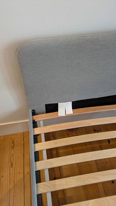 Cama casal IKEA Slattum 140 X 200