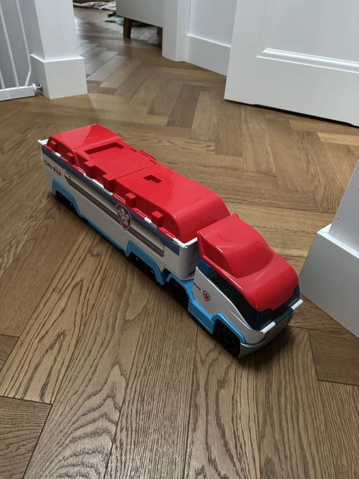 Patrolowiec Psi Patrol mysiadło