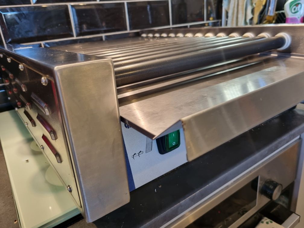 Grill rolkowy / roller do kiełbasek Hendi 1480 W