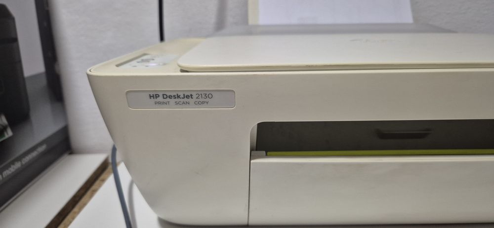 Impressora HP Deskjet 2130 a trabalhar perfeitamente