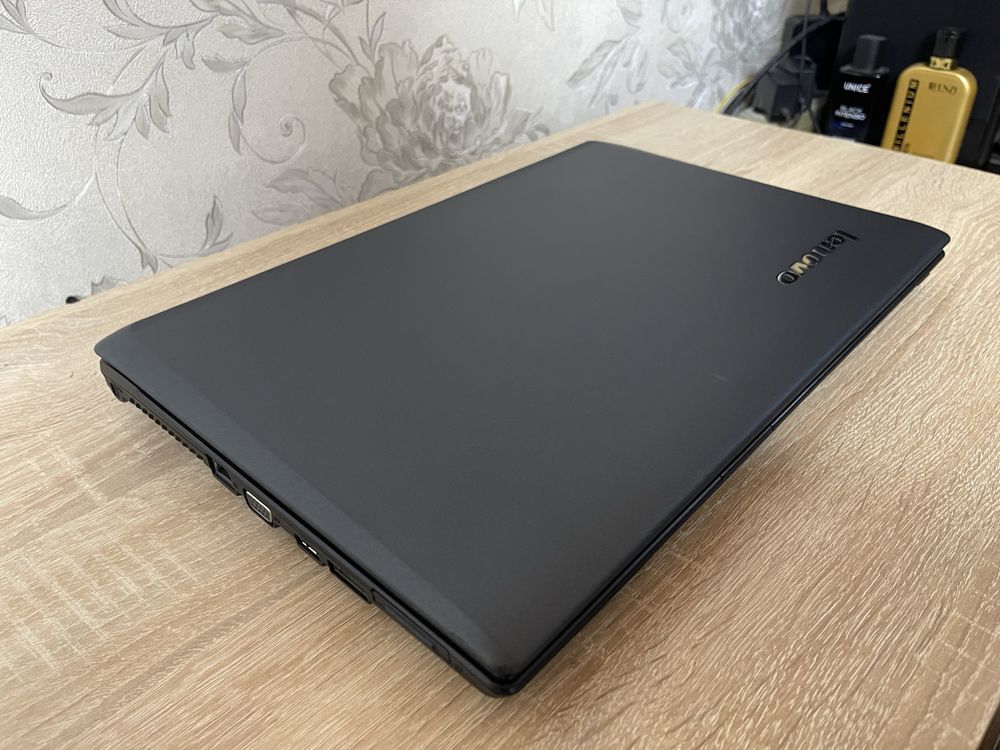 Lenovo G560 / Робочий ноутбук за доступну ціну / Windows в комплекті