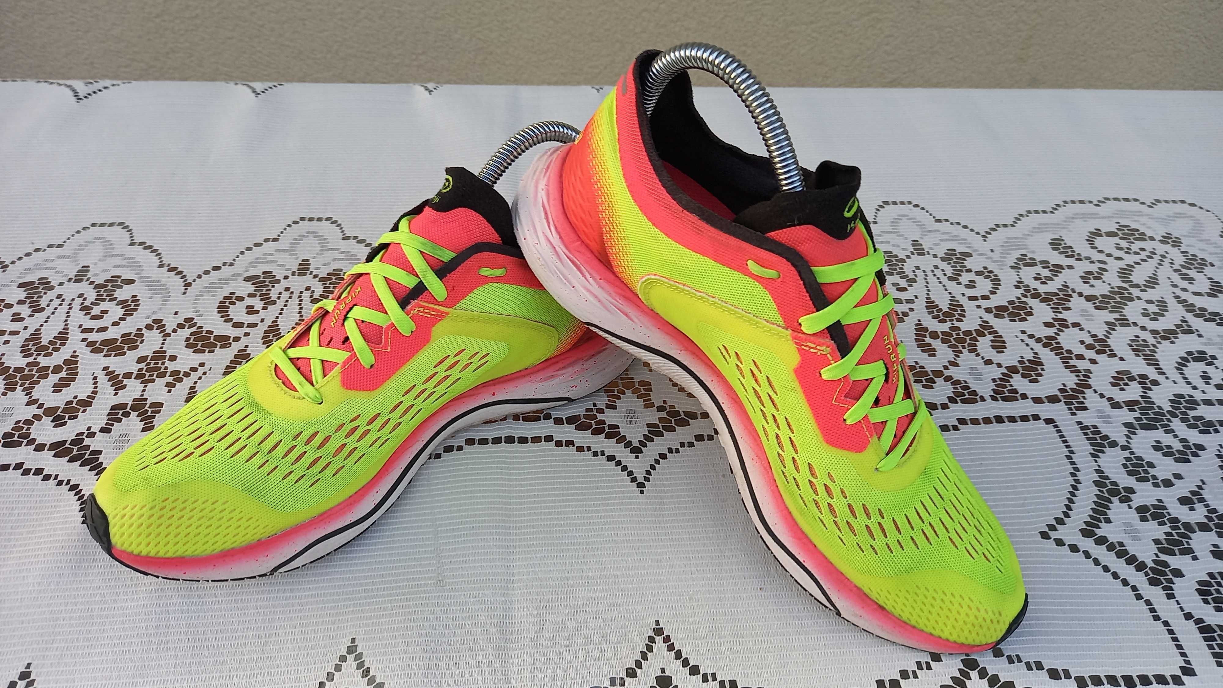 KIPRUN KDlight buty do biegania r.40 w.25,5cm