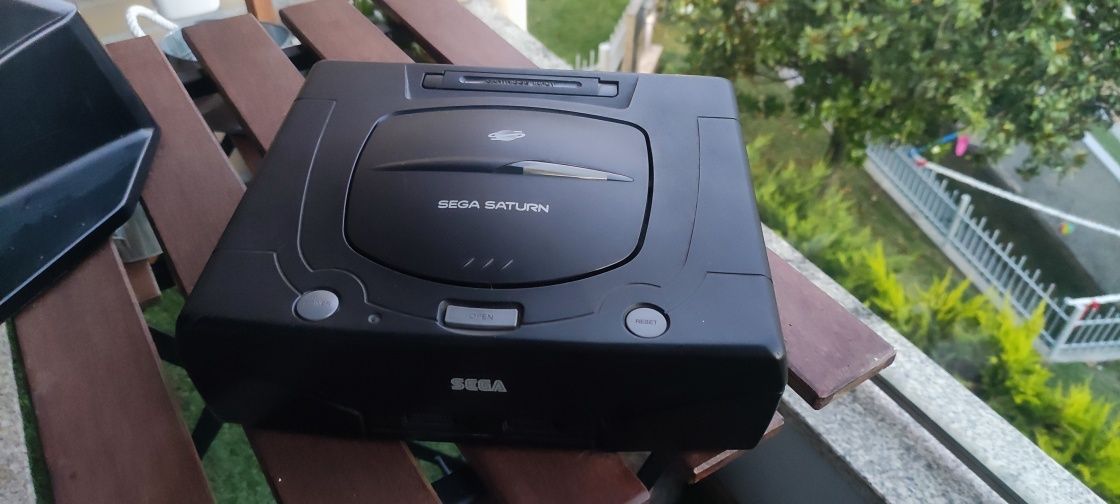 Sega Saturn + Comandos + Volante + Jogos