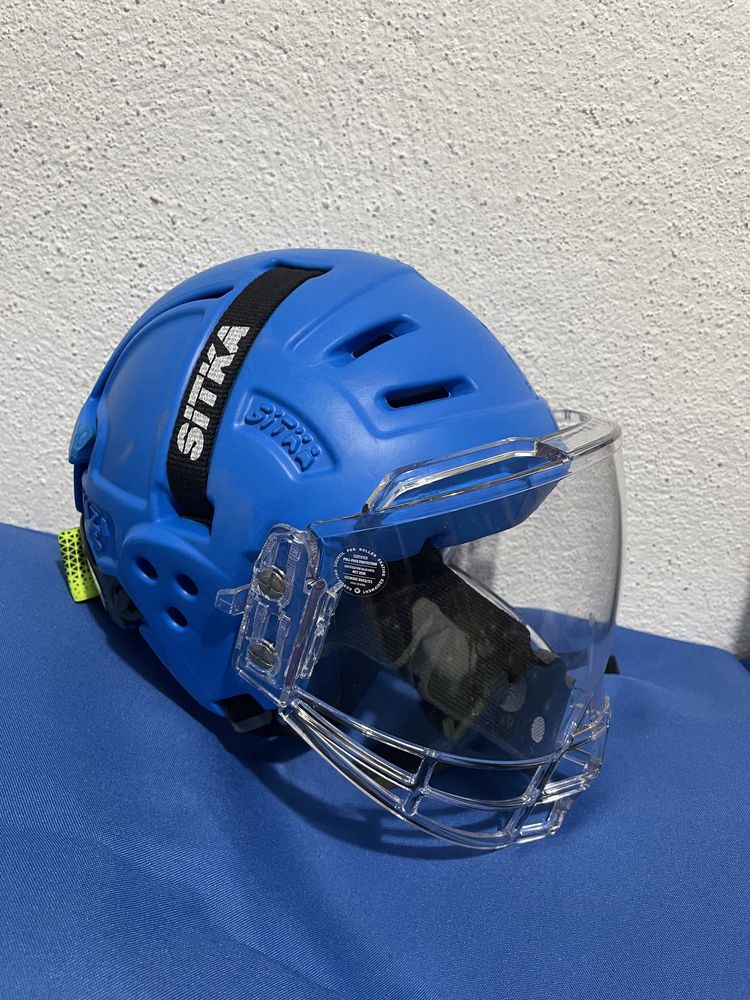 Capacete hóquei novo