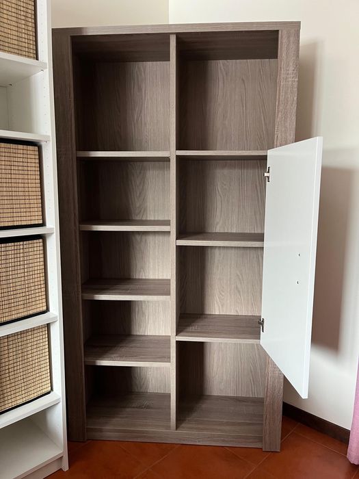 Ármario/estante. Usado em bom estado