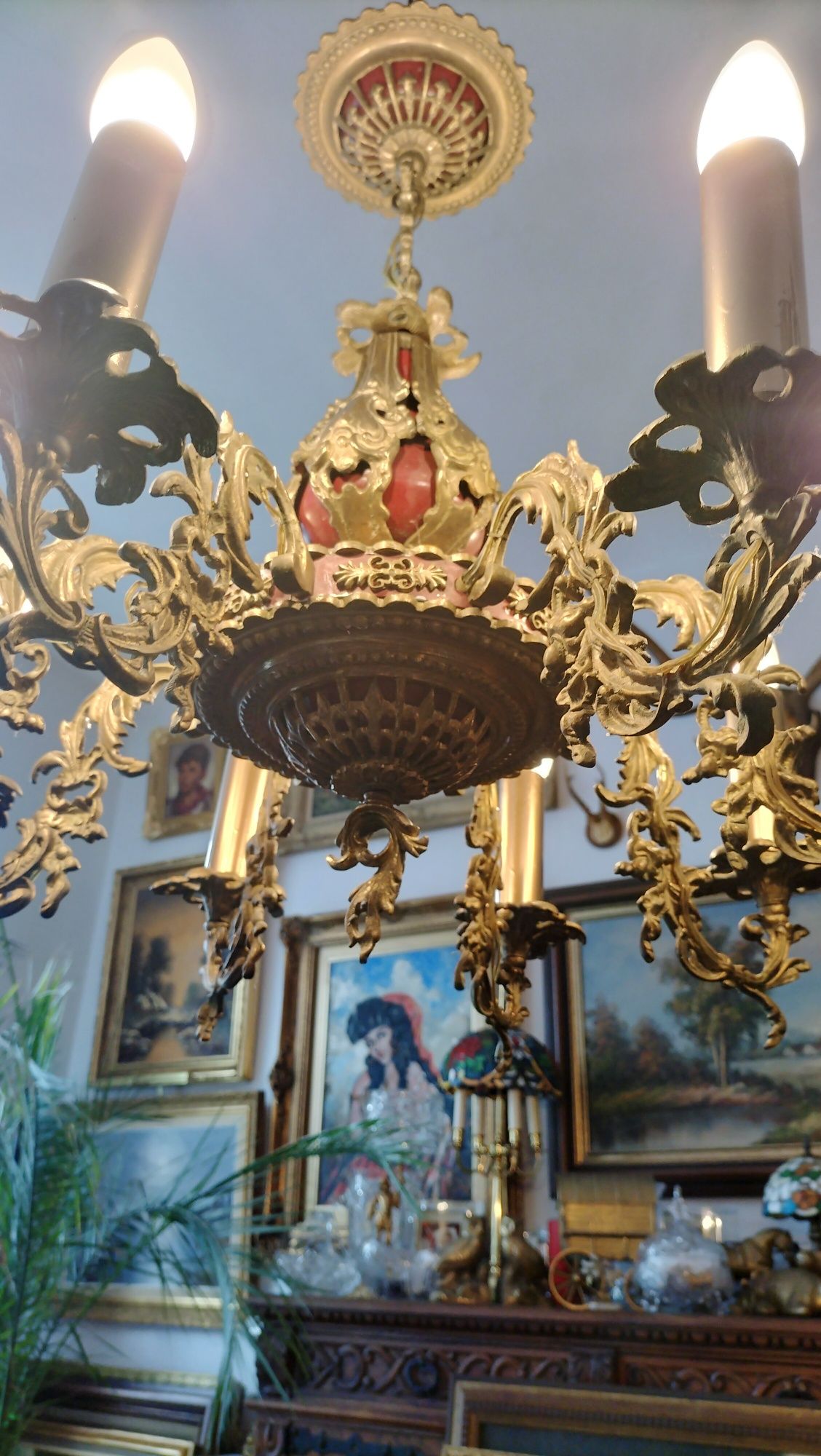 Żyrandol mosiężny ośmioramienny