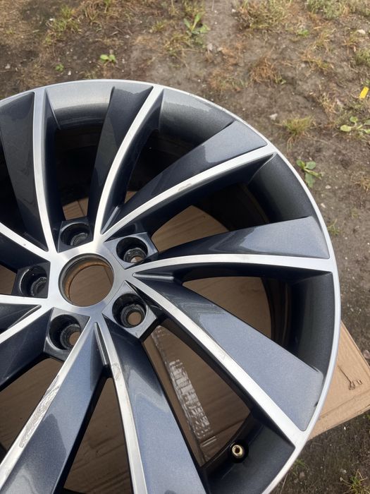 Skoda SUPERB felga aluminiowa 5x112 8JX18H2 ET44