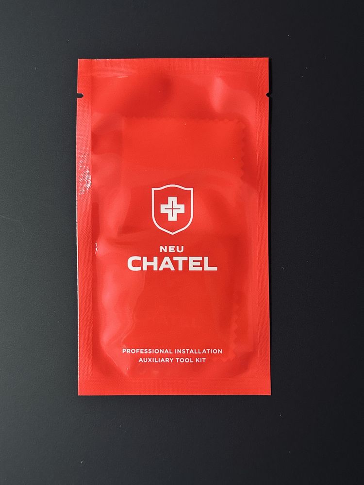 Оригінальне захисне скло +NEU Chatel iPhone 16 Pro Max