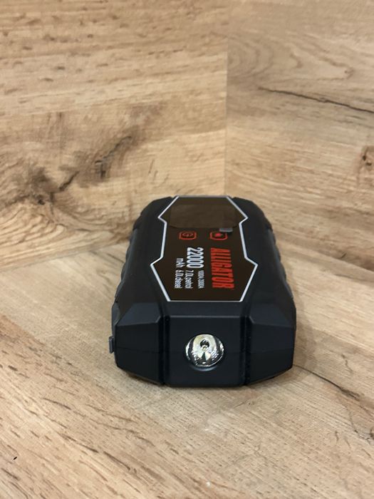 Пусковое устройство Бустер Alligator Jump Starter 22000mAh JS845