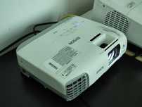Projetor Profissional - EPSON EB S17 - QUASE NOVO