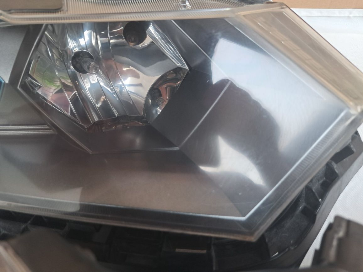 Lampy  Przednie Honda Insight Xenon 2009 r