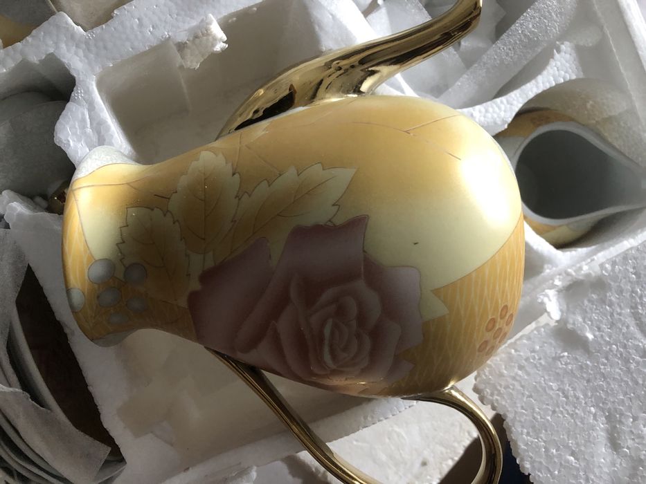 Conjunto de chá ainda embalado