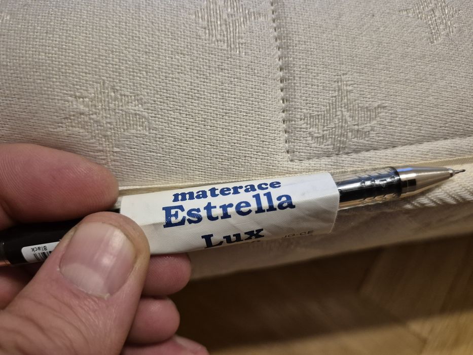Łóżko młodzieżowe z materacem