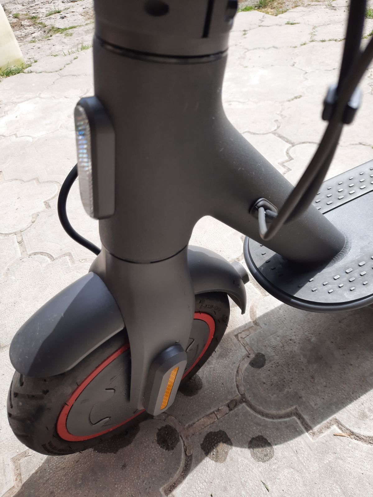 Продам Електросамокат Xiaomi Mi Electric Scooter Pro 2