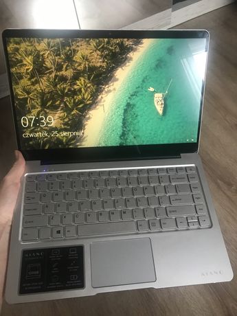 Laptop KIANO Elegance 14.2