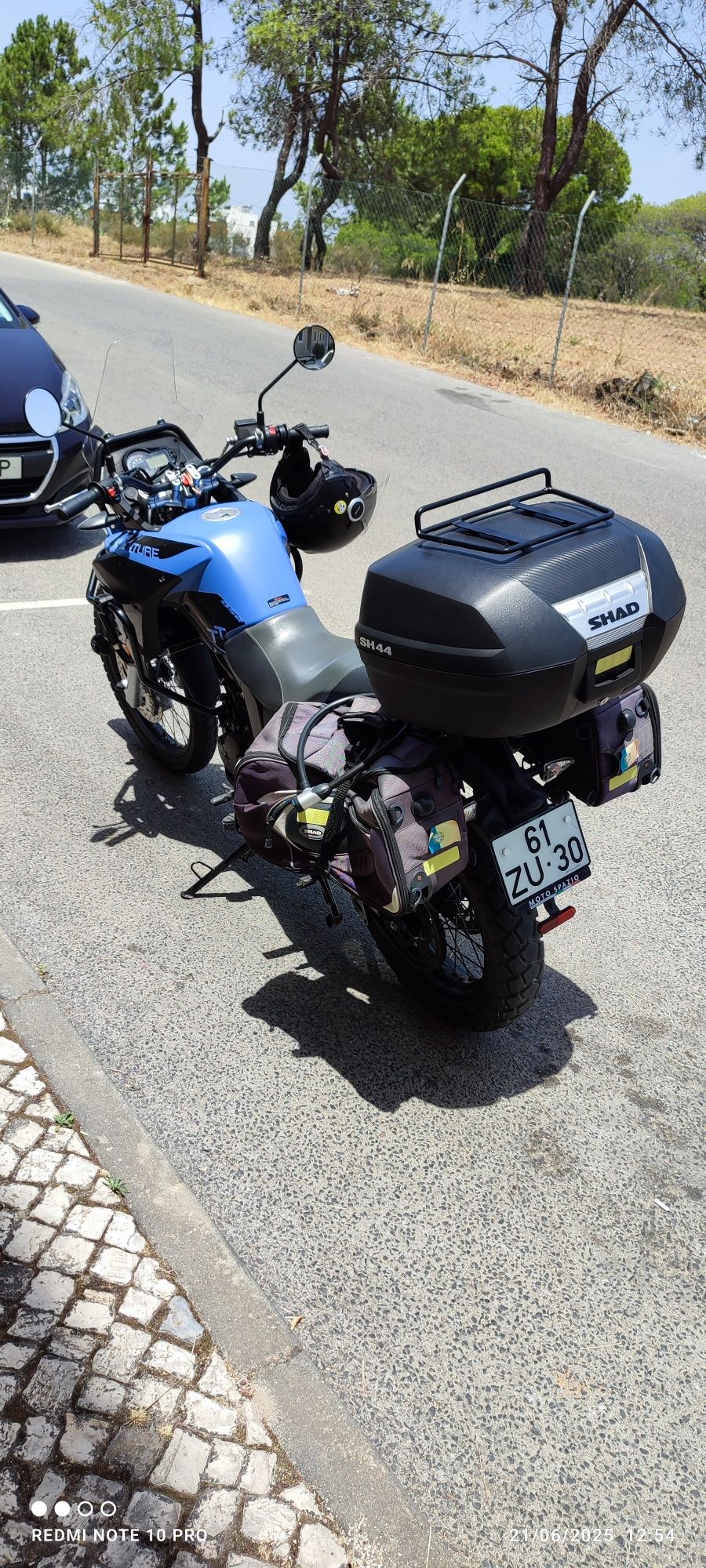 Moto trail UM DSR ADVENTURE