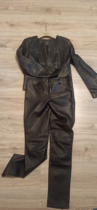 Класичний шкіряний костюм