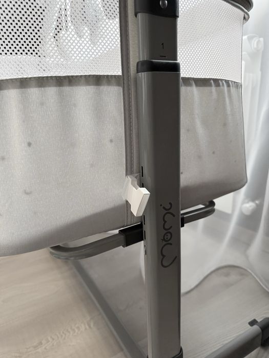 Продам приставне ліжечко для немовлят Momi