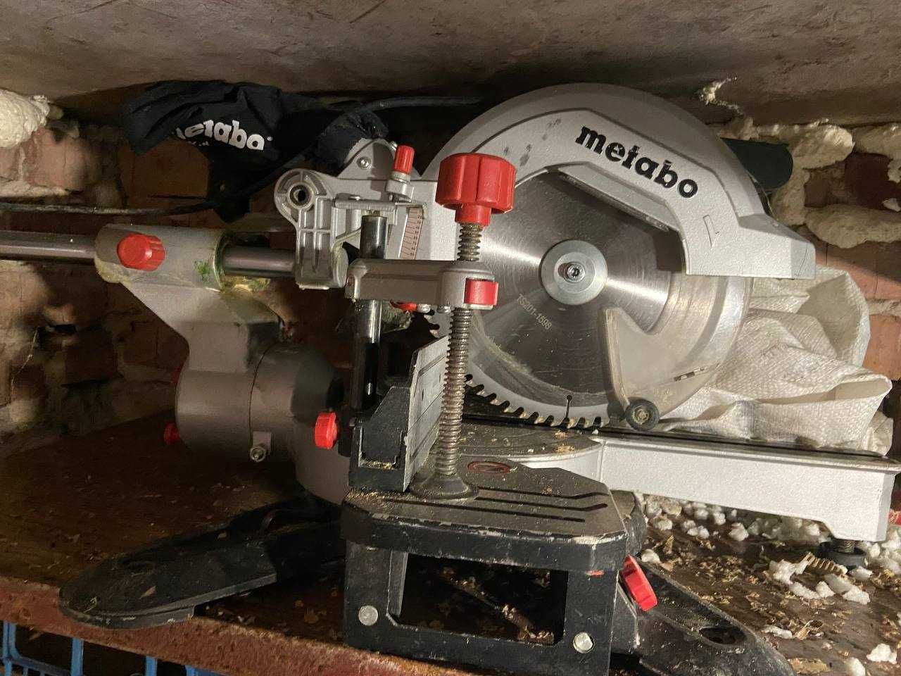 Продам торцовочную пилу Metabo KGS 254