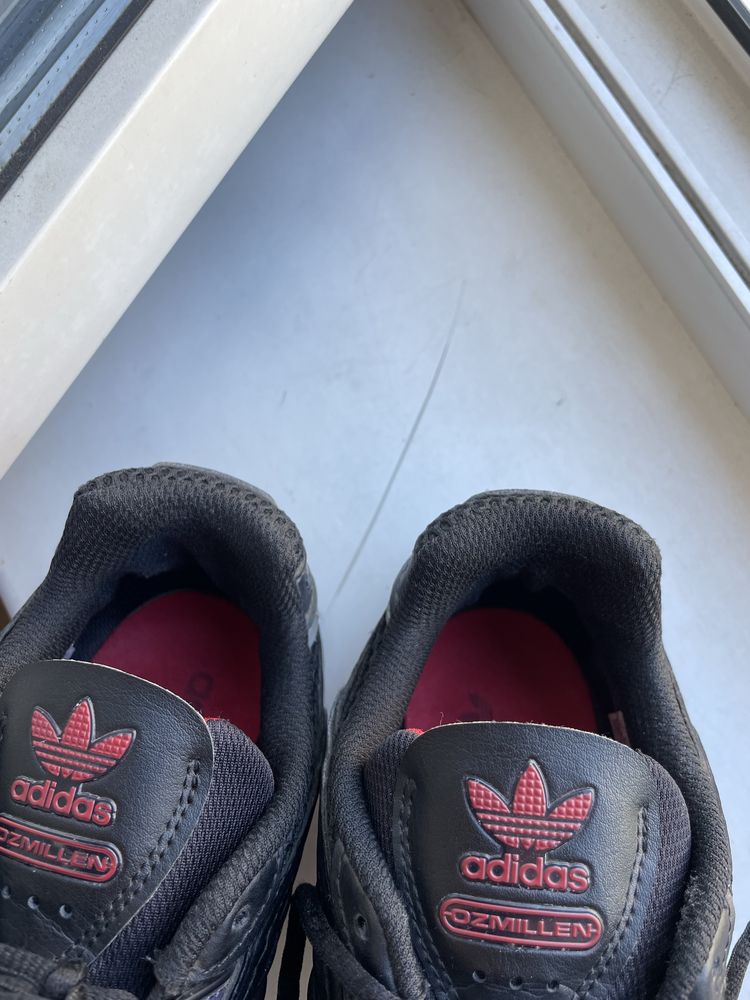 Чоловічі кросівки Adidas Ozmillen