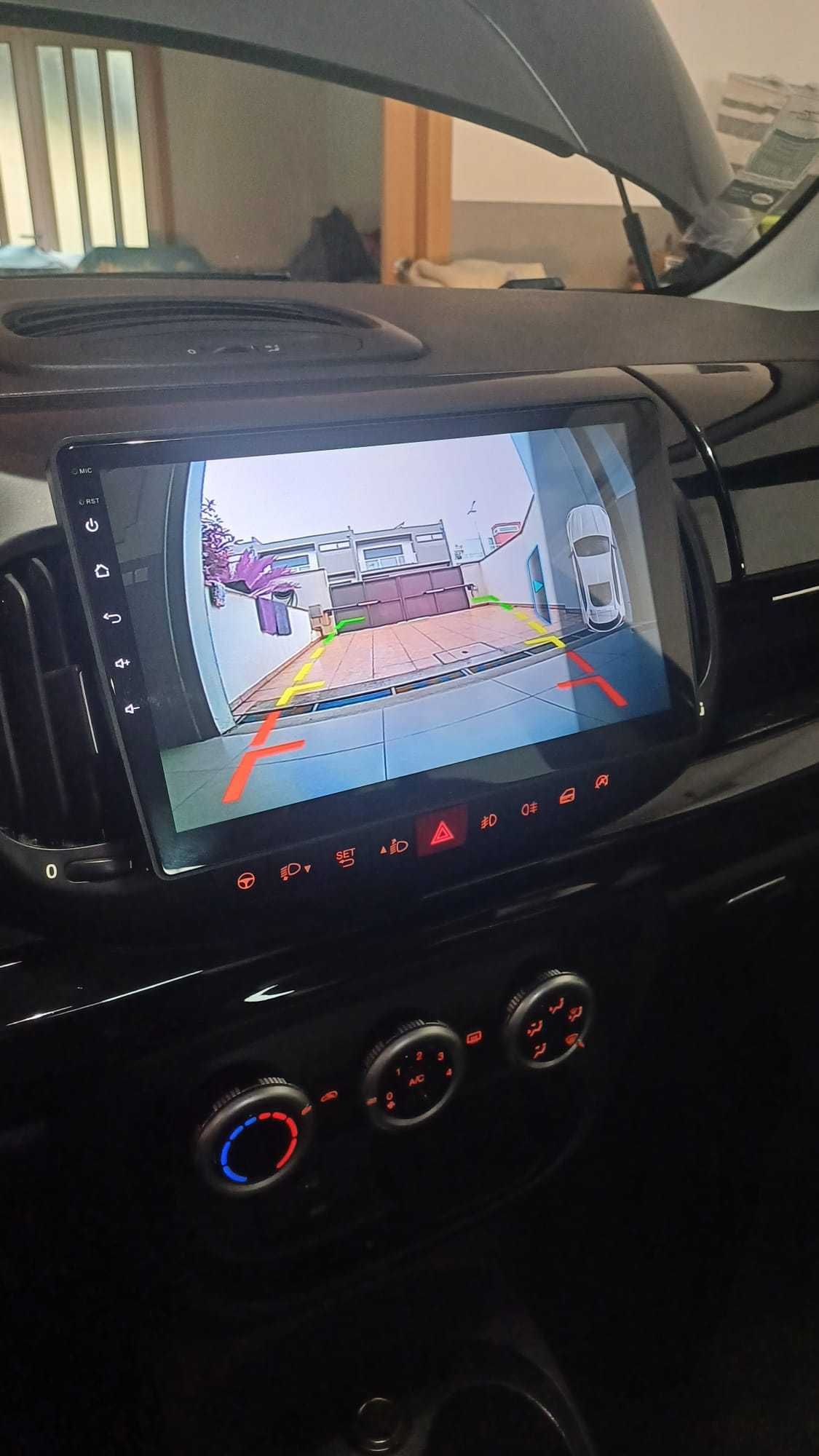 Fiat 500L com poucos Kms