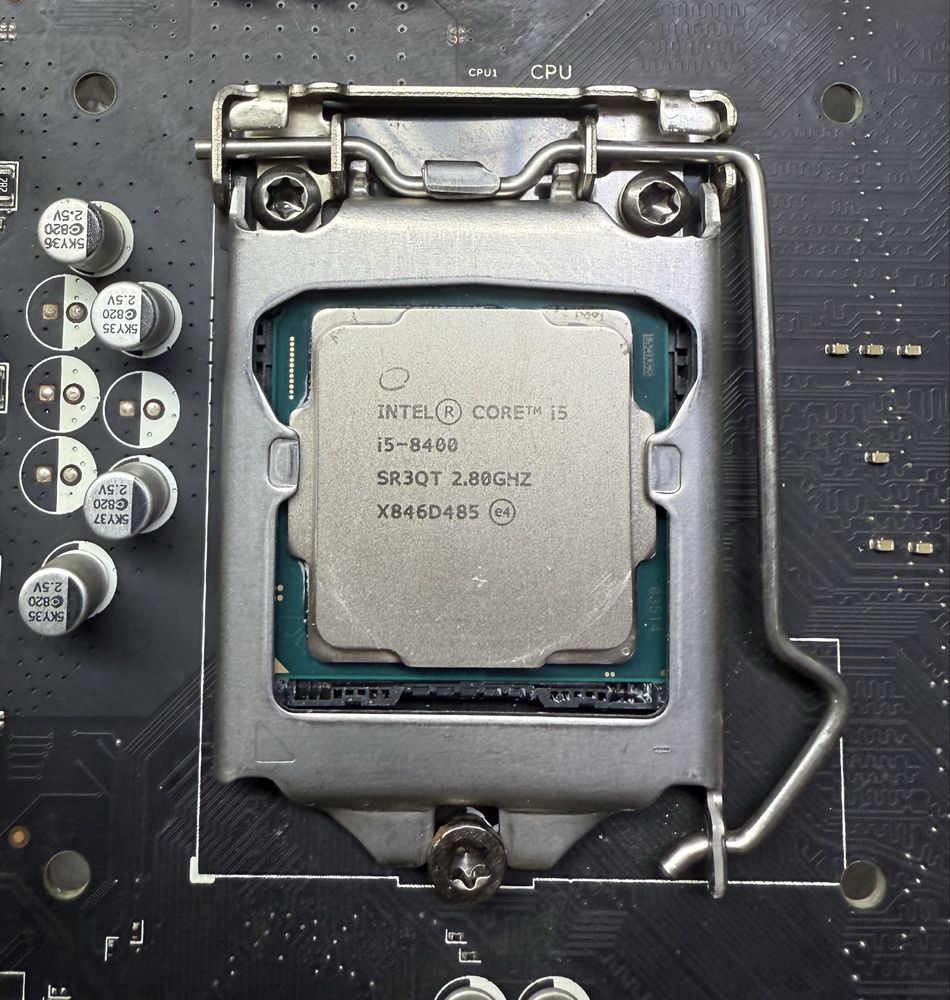 Board + Cpu Intel i5 8400 (Socket 1151) - Cooler e Espelho Incluido