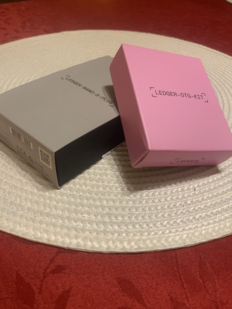 Ledger nano S-PLUS portfel kryptowalutowy
