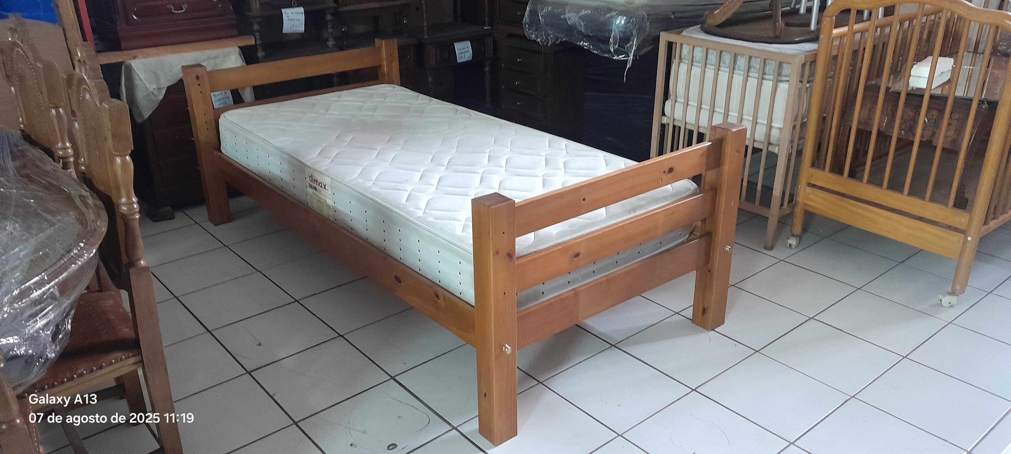Cama de solteiro com colchão