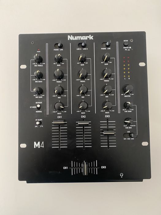Mesa de Mistura DJ Numark M4 – 3 Canais