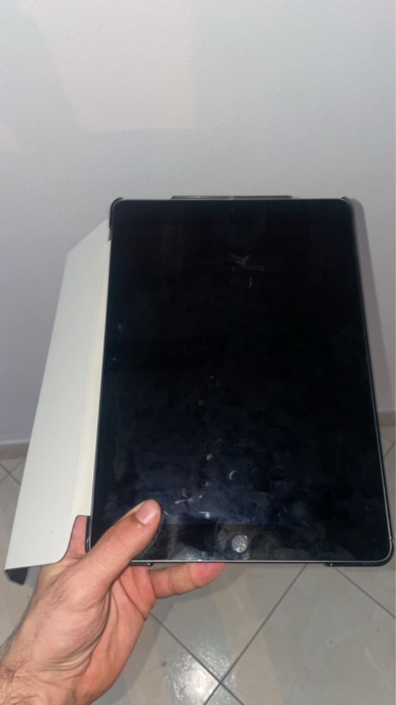 Capa iPad 10th generation 10.2