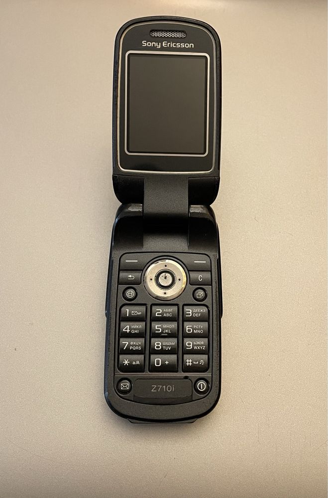 Мобильный телефон Sony Ericsson Z710i