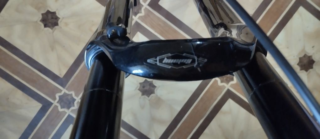 Продам переднию вилку на 29" колесо
