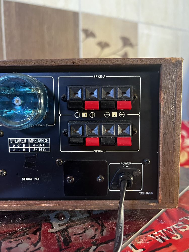 Amplituner Rotel sa304