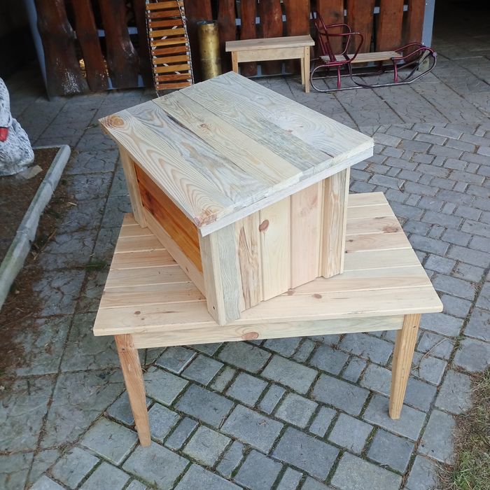 Будка для котів з сосни