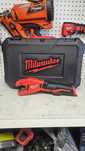 Obcinak do rur Milwaukee C12pc bez aku