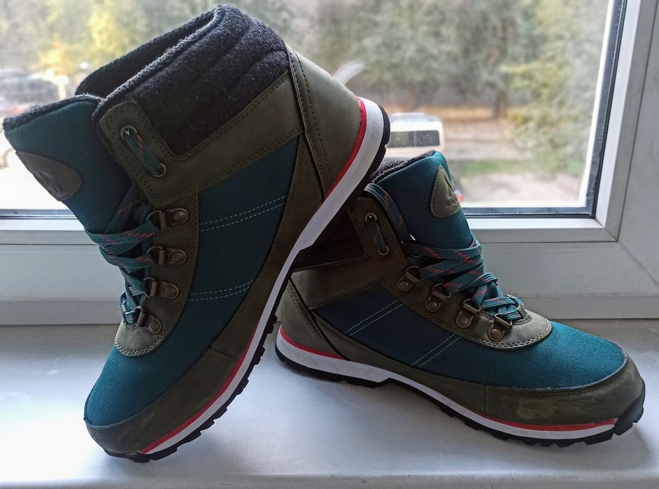 McKinley трекинговые ботинки 28 см, указан р. 44, реальнее р. 43
McKin